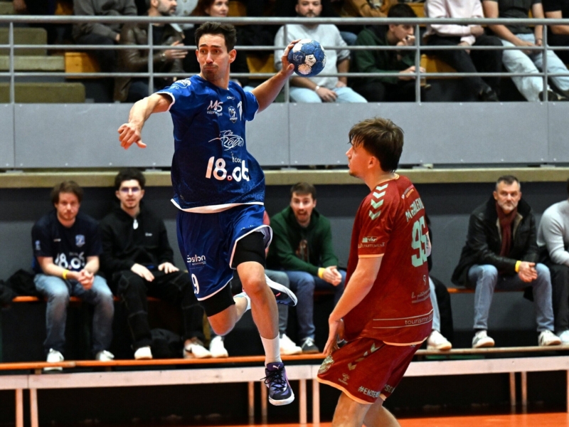 Les Bleus chutent face à Draguignan malgré une première période solide